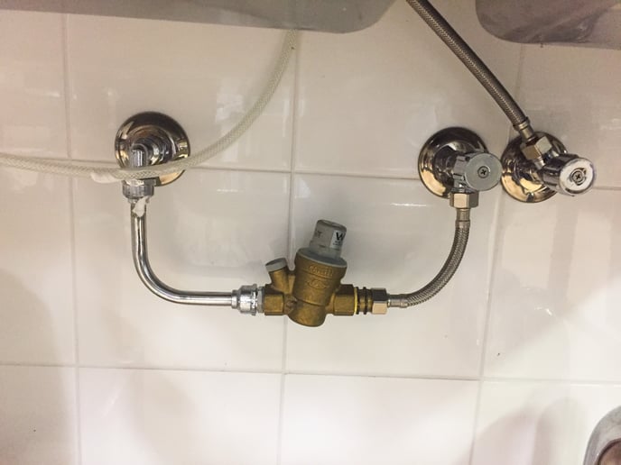 Undersink Water Connection